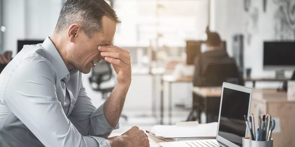 “صحي مكة” يقدم 4 نصائح “لتجنّب إرهاق عينيك من الجلوس الطويل أمام الشاشة”