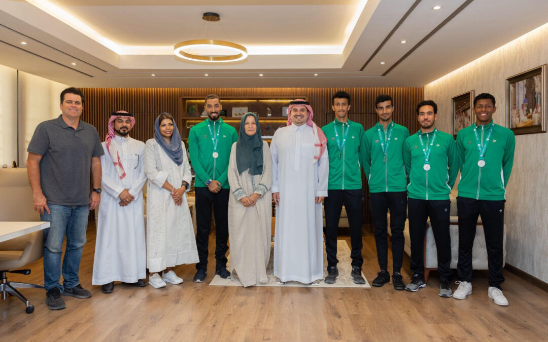 “بن جلوي” يستقبل لاعبي المنتخب السعودي للتنس