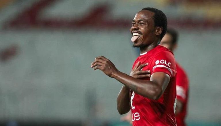 “الخلود” يُقدِّم عرضًا للجنوب إفريقي “بيرسي تاو”