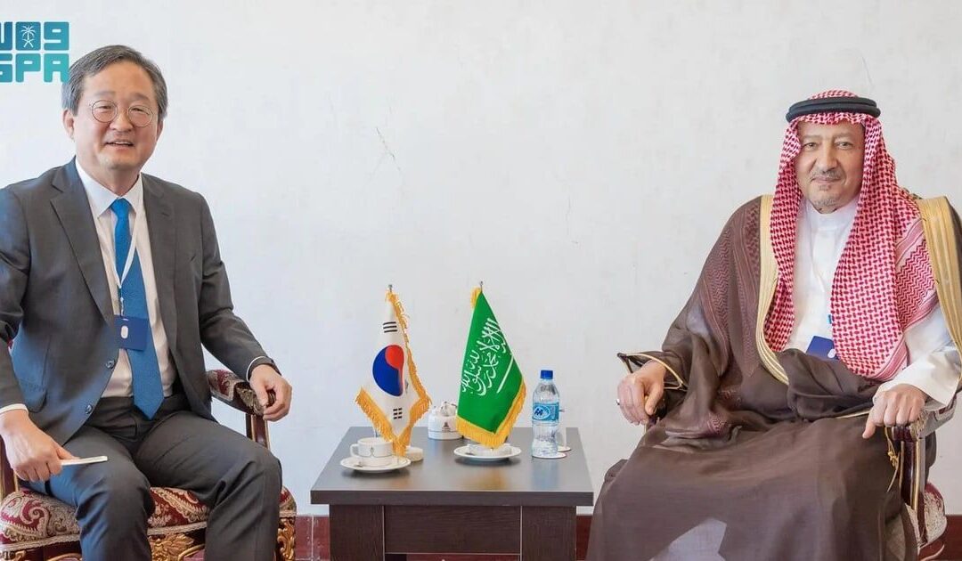 “نائب وزير الخارجية” يجري مباحثات مع نظيره للشؤون السياسية بكوريا