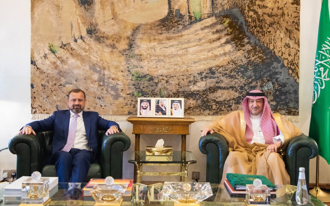 نائب وزير الخارجية يبحث مع المبعوث الأمريكي الأزمات في السودان