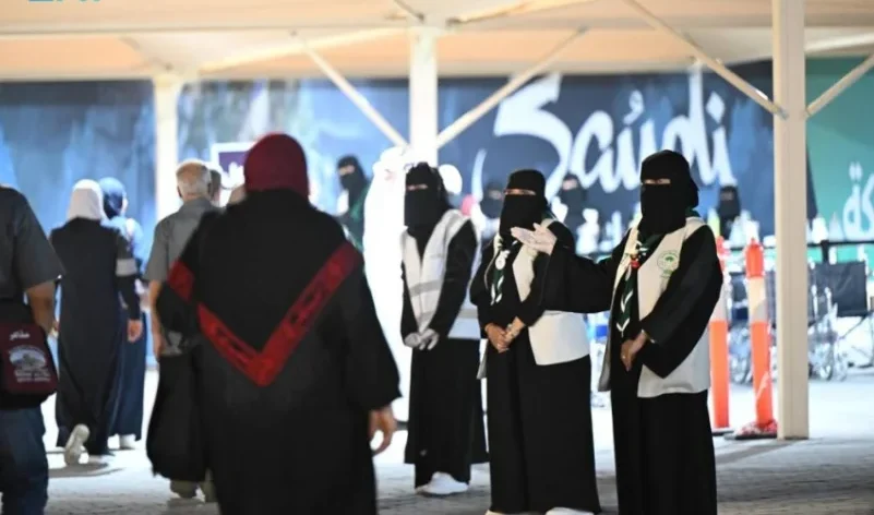 متطوعو ومتطوعات تبوك يرحبون بضيوف الرحمن في منفذ حالة عمار