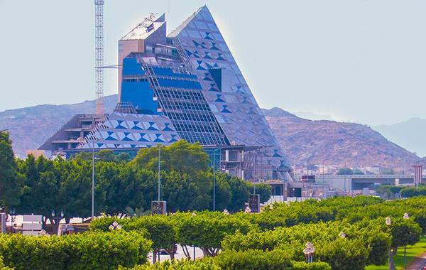 أمانة الطائف تهيئ المحافظة للموسم السياحي بتجهيز 300 حديقة