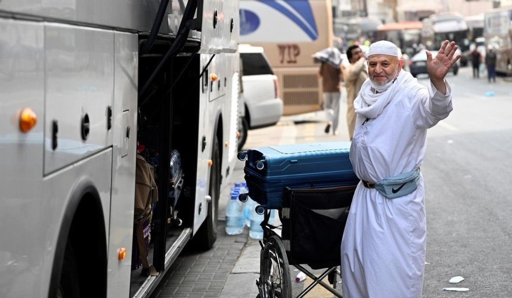 الحجاج المتعجلون يغادرون مكة المكرمة بعد طواف الوداع
