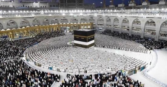 أجواء إيمانية تغشى ضيوف الرحمن في رحاب المسجد الحرام