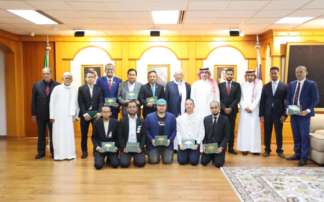 نائب سفير المملكة بتايلند يستضيف ضيوف خادم الحرمين الشريفين المستضافين للحج عقب عودتهم