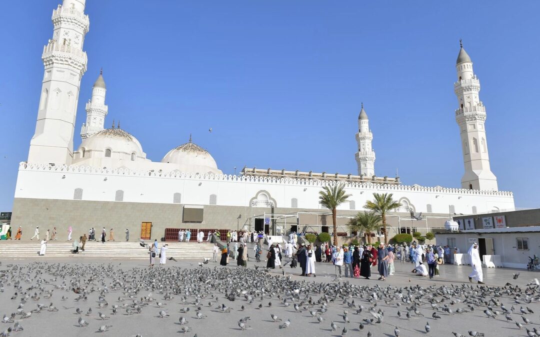 المساجد التاريخية تستقطب الزوار في رحلتهم إلى المدينة