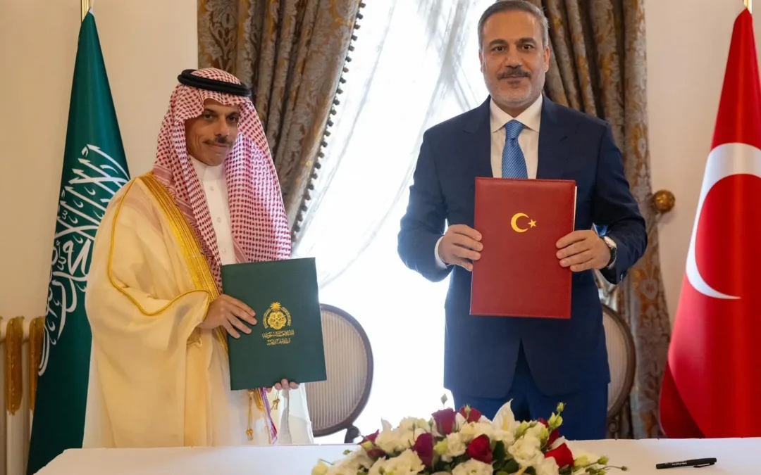 وزير الخارجية ونظيره التركي يوقعان على بروتوكول معدل لمحضر “إنشاء مجلس التنسيق”