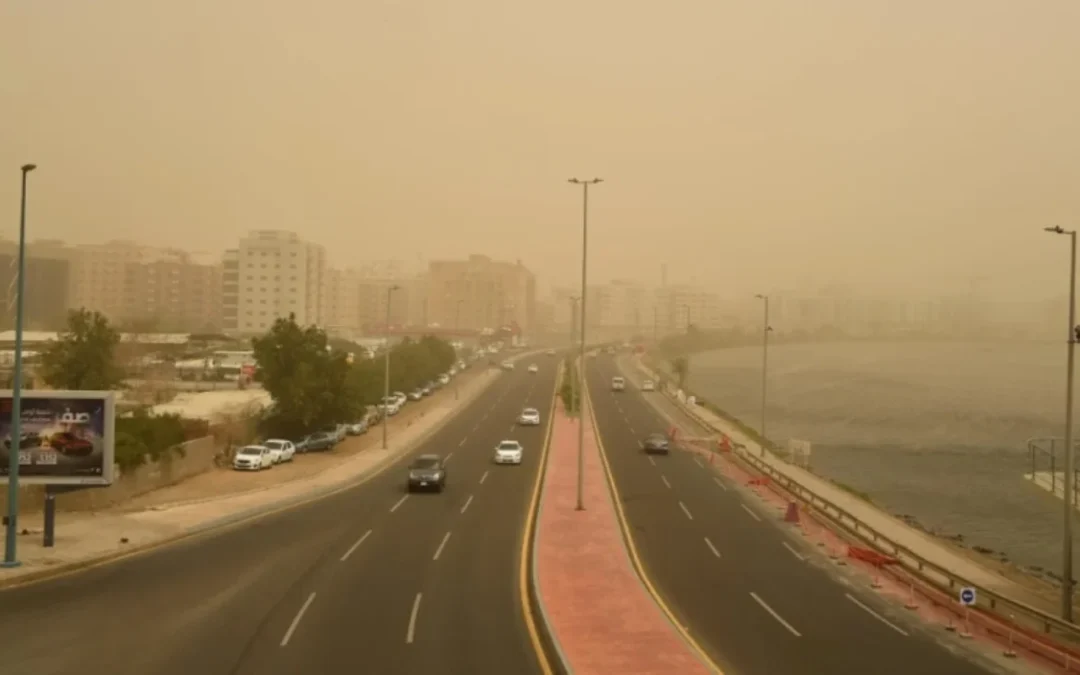 أتربة مثارة على أجزاء من منطقة الرياض