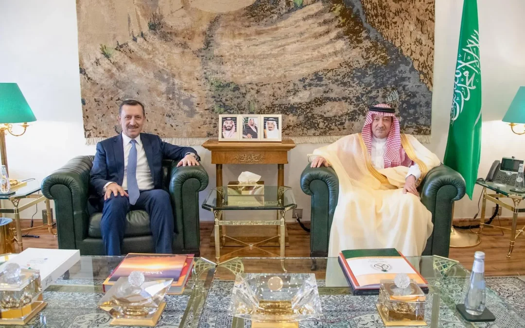 “الخريجي” يستعرض سبل تطوير العلاقات “السعودية- التركية” مع “أشلر”