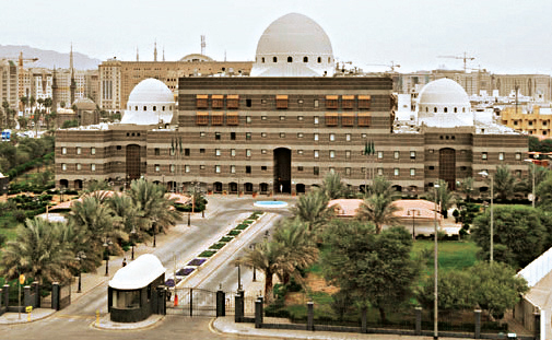 أمانة المدينة تنجز 13557 طلبًا عبر “سقيفة” في العام الماضي