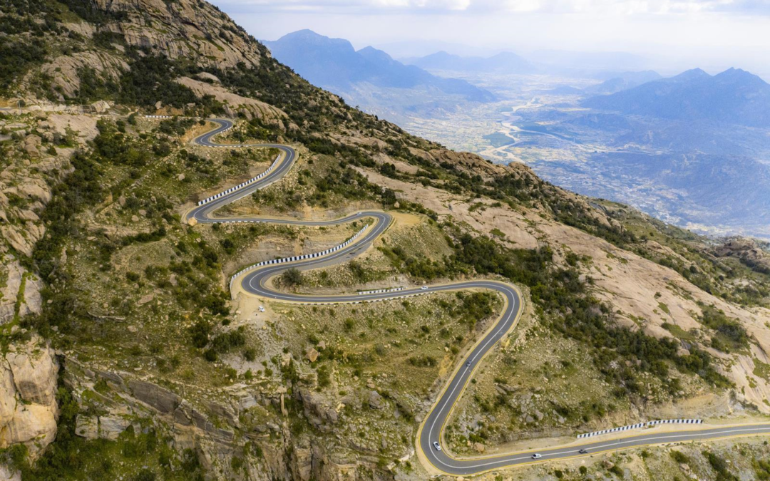 عقبة برمة .. شريان عسير النابض وحلقة الوصل بين جبال السراة وسهول تهامة