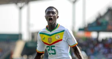 القادسية يقدم عرضًا للسنغالي لامين كامارا