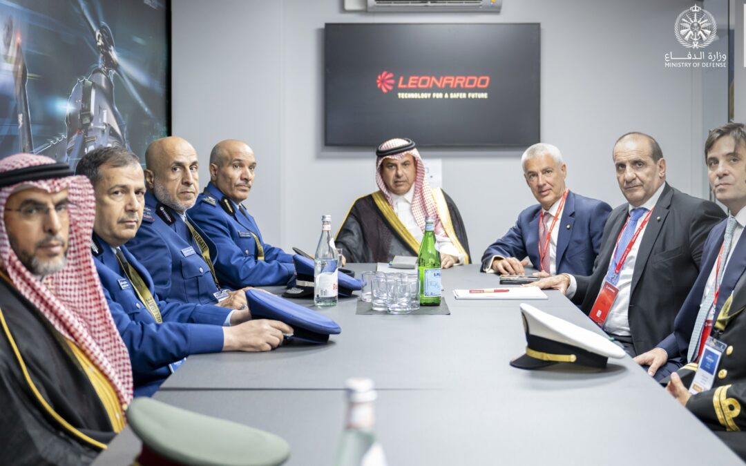 “وزير الدفاع” يتابع أحدث الابتكارات للجهات المشاركة بمعرض فارنبرة الدولي للطيران