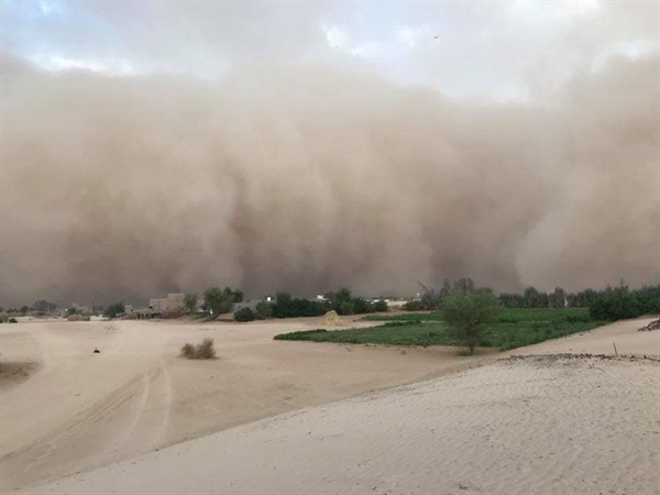 عواصف ترابية على عسير وجازان
