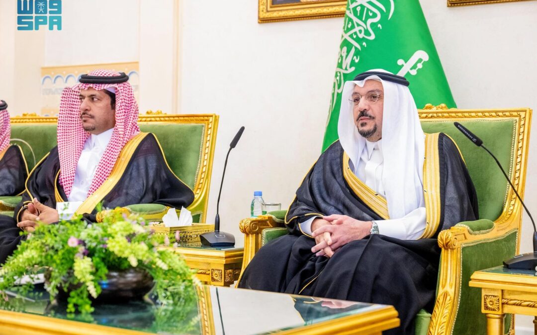 أمير القصيم يكرّم كوادر بالشؤون الصحية لتحقيق مستهدفات الأعمال التحولية بـ 100%