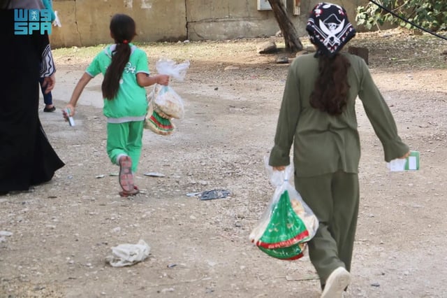 “إغاثي الملك” يوزِّع 25 ألف ربطة خبز يوميًّا على الأسر اللاجئة في لبنان