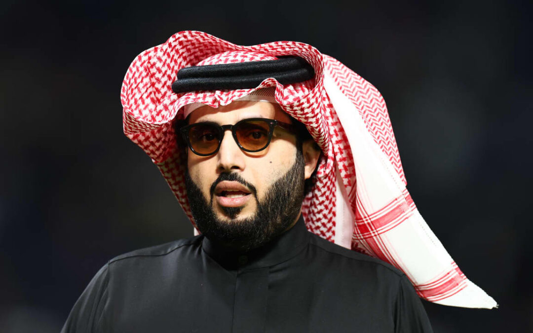 “آل الشيخ” يعلن إطلاق «جائزة القلم الذهبي للرواية» قريبًا بمجموع 690 ألف دولار