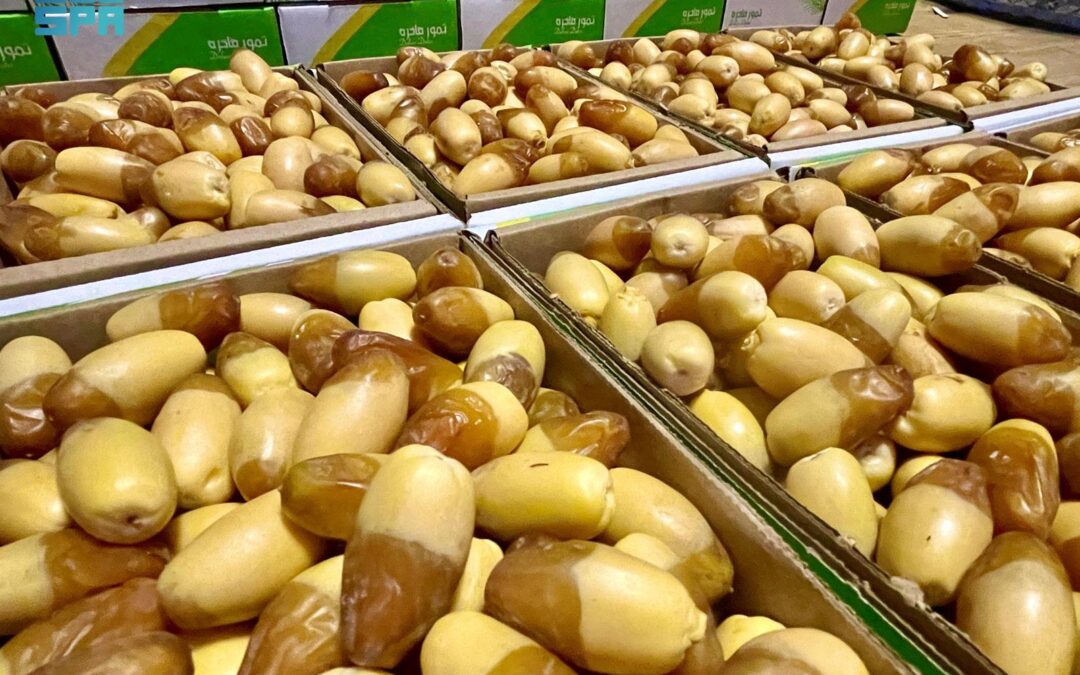 بواكير التمور تنعش سوق المدينة الغذائية ببريدة