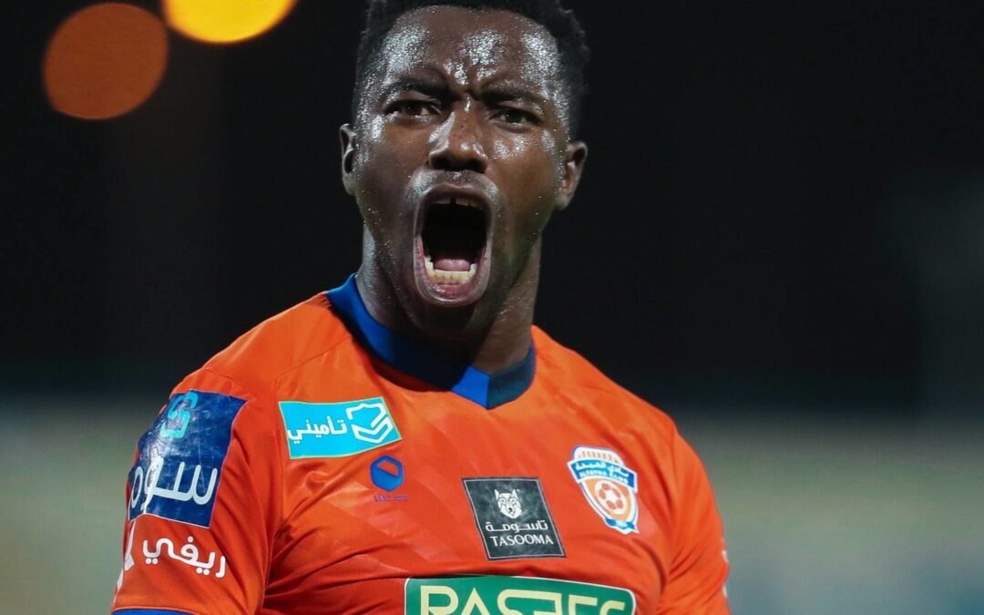 “الفيحاء” يجدد للزامبي “فاشون ساكالا” موسمًا إضافيًا حتى 2026