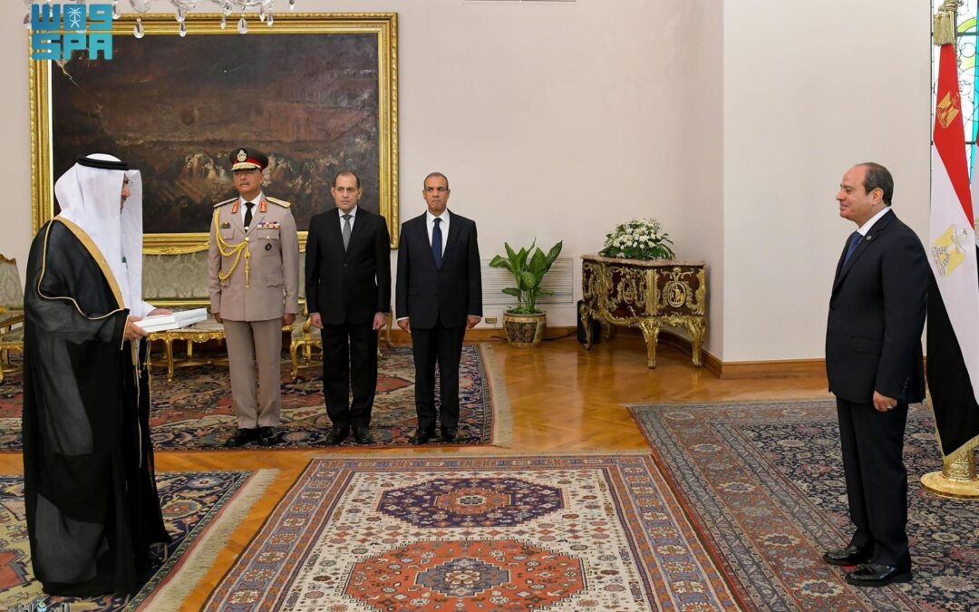 سفير المملكة يقدم أوراق اعتماده للرئيس المصري