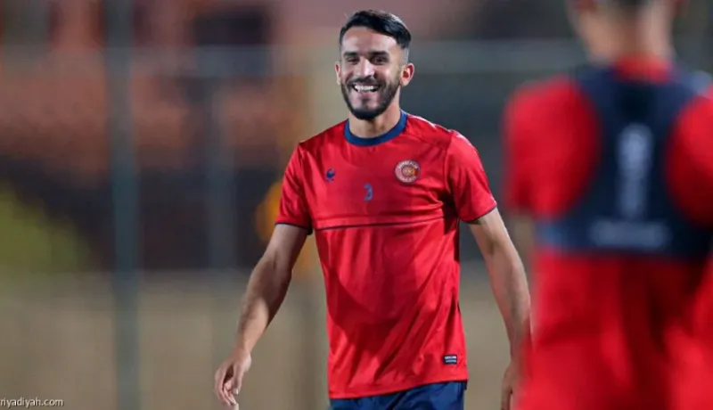 ضمك يمدد عقد الجزائري عبدالقادر بدران حتى 2026