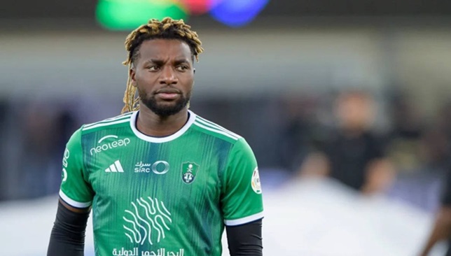 “فنربخشة” يتفق مع الأهلي لضمّ “ماكسيمان” على سبيل الإعارة