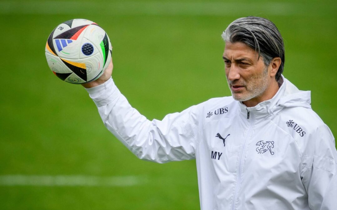 مدرب منتخب سويسرا يدخل دائرة اهتمامات “الاتحاد”