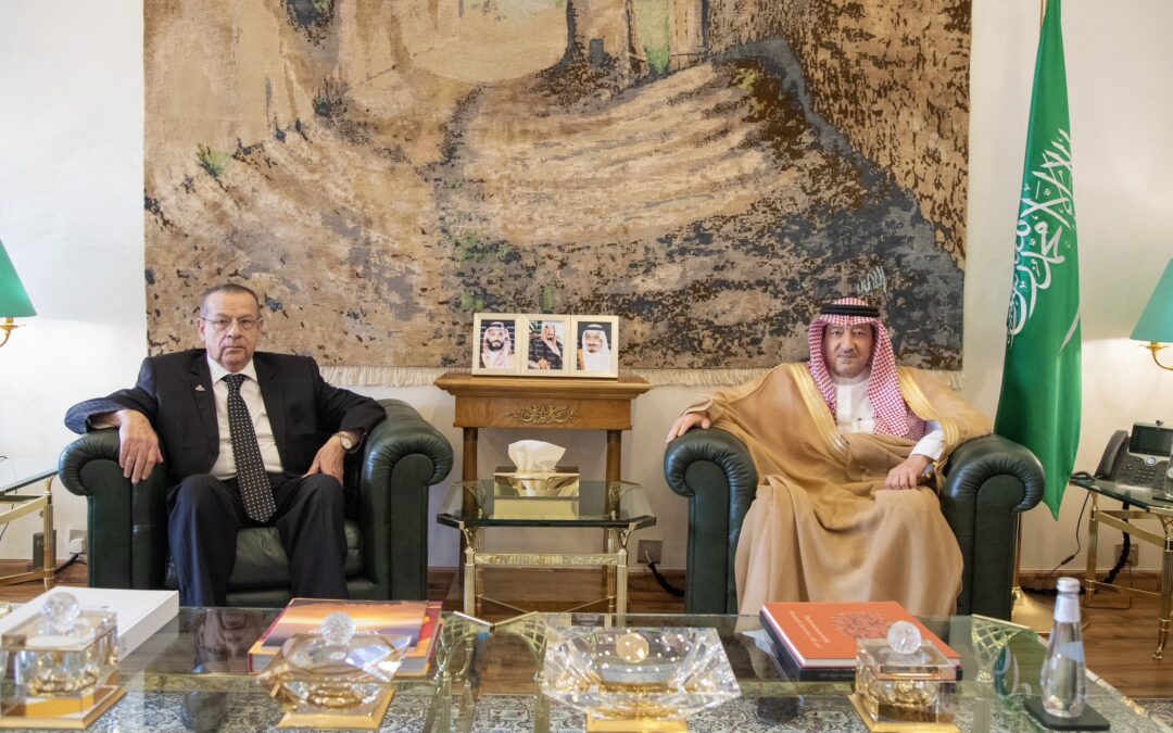 نائب وزير الخارجية والسفر الفلسطيني يبحثان الأوضاع في غزة