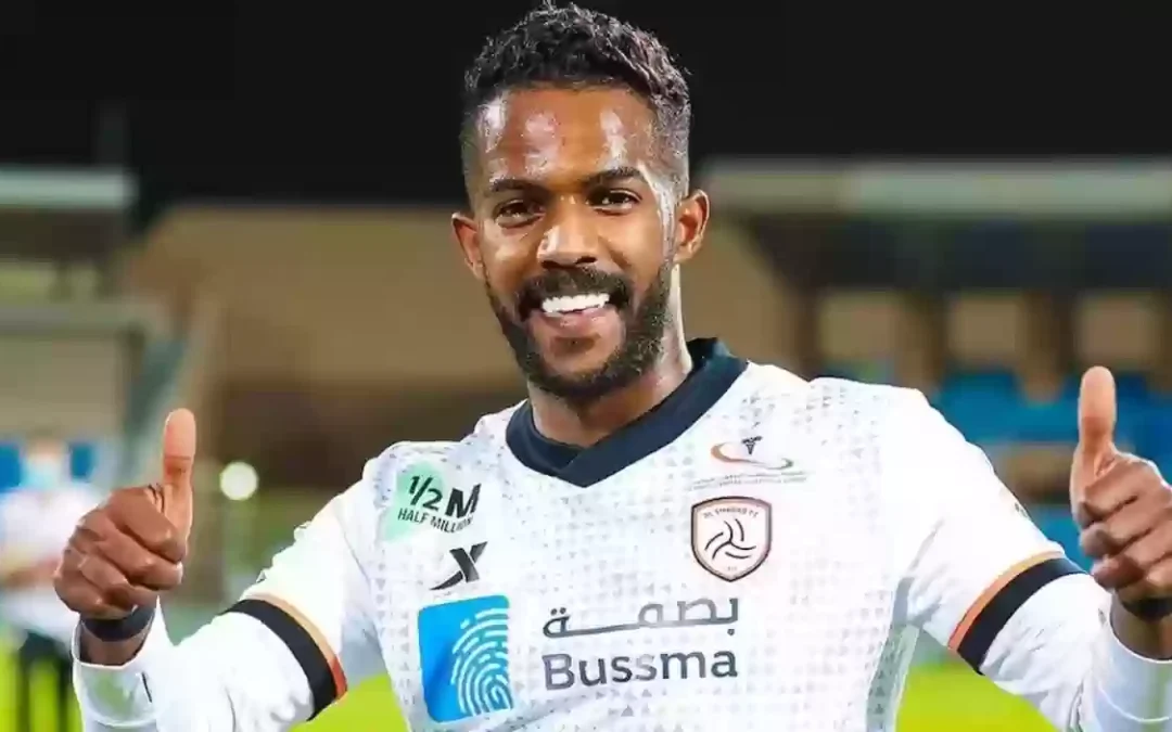 الرياض يعيد نواف العابد إلى روشن