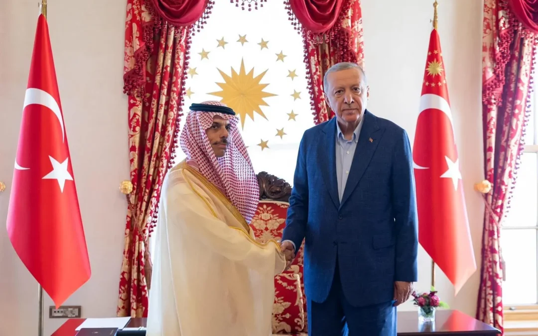 “أردوغان” يستقبل وزير الخارجية في قصر “دولما بهتشه” بإسطنبول