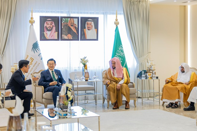 النائب العام يبحث مع سفير كوريا الجنوبية تعزيز التعاون مع الجهات القضائية الكورية