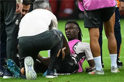 بعد إصابته في الركبة..  كامافينجا لاعب ريال مدريد سيغيب عن بداية الموسم