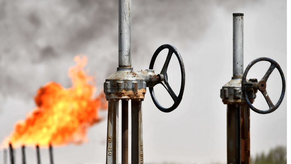 النفط يرتفع .. وبرنت يبلغ 76.60 دولارَ للبرميل