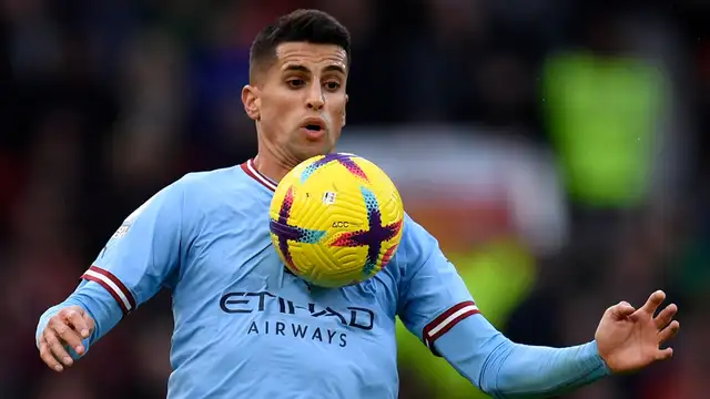 الهلال ينهي صفقة “كانسيلو” لاعب مانشستر سيتي