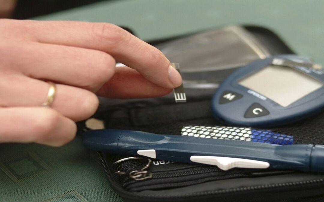 جهاز يحلل السكر والكوليسترول والهيموغلوبين بلا عينات!