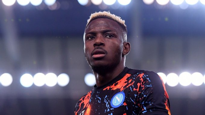 الأهلي يواصل مساعيه لضم “فيكتور أوسيمين”.. بعد الاتفاق مع نابولي