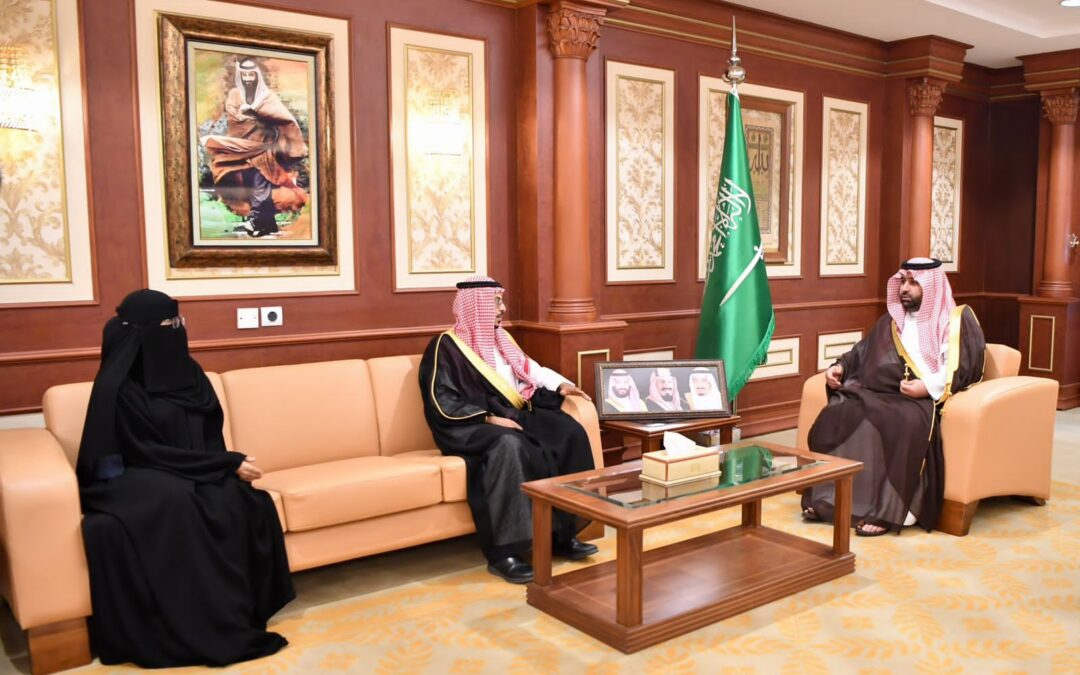 نائب أمير جازان يستقبل رئيسة مجلس إدارة جمعية “الأنامل المبدعة للحرف والمهن”