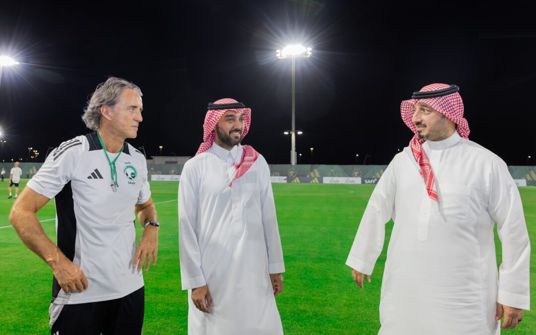 “وزير الرياضة” يحضر تدريبات الأخضر في جدة استعدادًا لمباراة إندونيسيا ضمن تصفيات كأس العالم