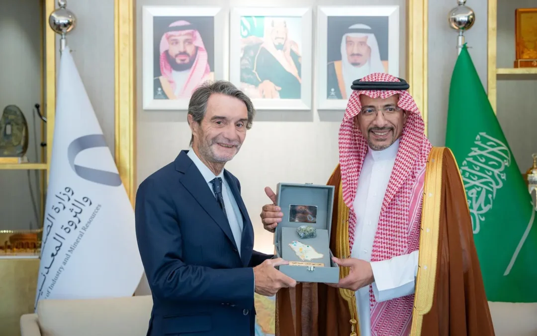 وزير الصناعة يناقش فرص التعاون في الابتكار وحلول التصنيع الذكية مع إيطاليا