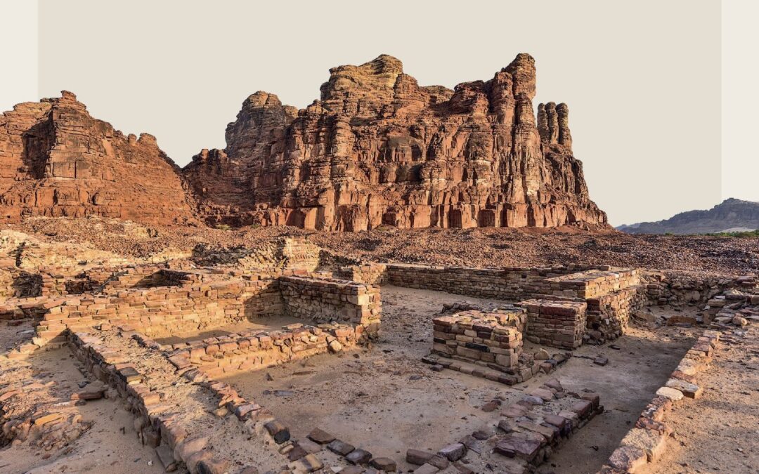 وزير الثقافة: 200 عالم آثار يعملون على 12 مشروعًا للبحث عن كنوز العلا وخيبر