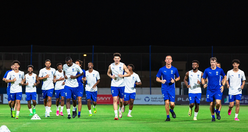 “متعب الحربي” يواصل برنامجه العلاجي والتأهيلي