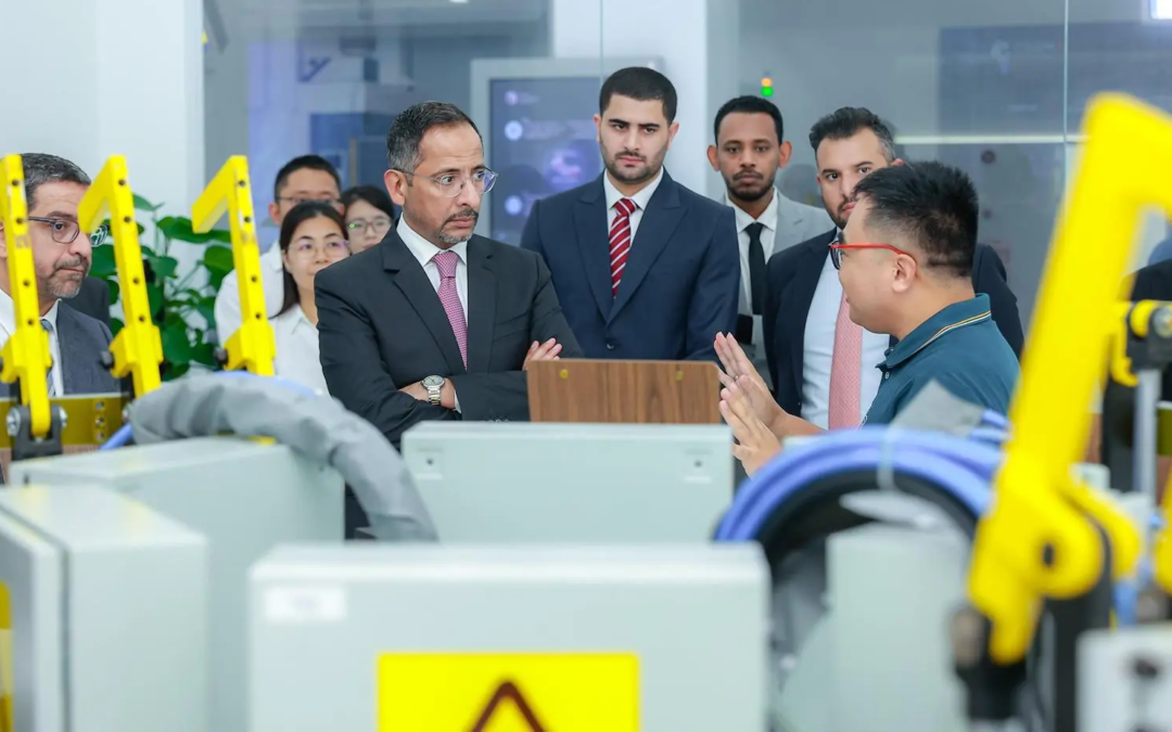 “الخريف” يبحث فرص التعاون في تصنيع السيارات عالية التقنية والمعدات الذكية مع الشركات الصينية