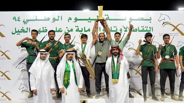 بمشاركة 88 فارسًا وفارسة.. اتحاد الفروسية يحتفي باليوم الوطني