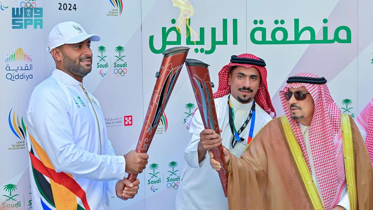 الحدث الرياضي الأكبر بالمملكة.. أمير الرياض يتسلم شعلة “الألعاب السعودية 2024”