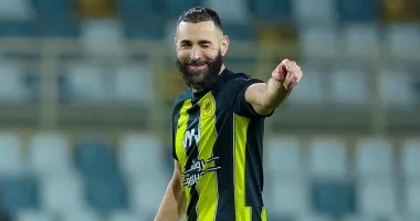 “بنزيما”: “نتجهز حاليًّا لمواجهة الهلال وسنقاتل من أجل الفوز