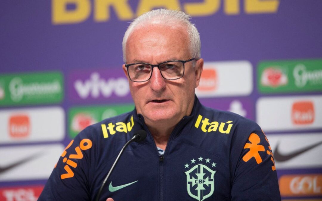 مدرب البرازيل: نيمار أحد أعظم اللاعبين في العالم