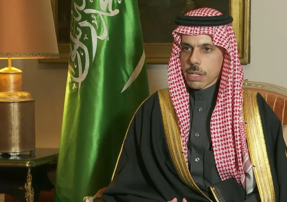 “وزير الخارجية” يناقش تطورات القضية الفلسطينية مع نظيريه المغربي والإندونيسي