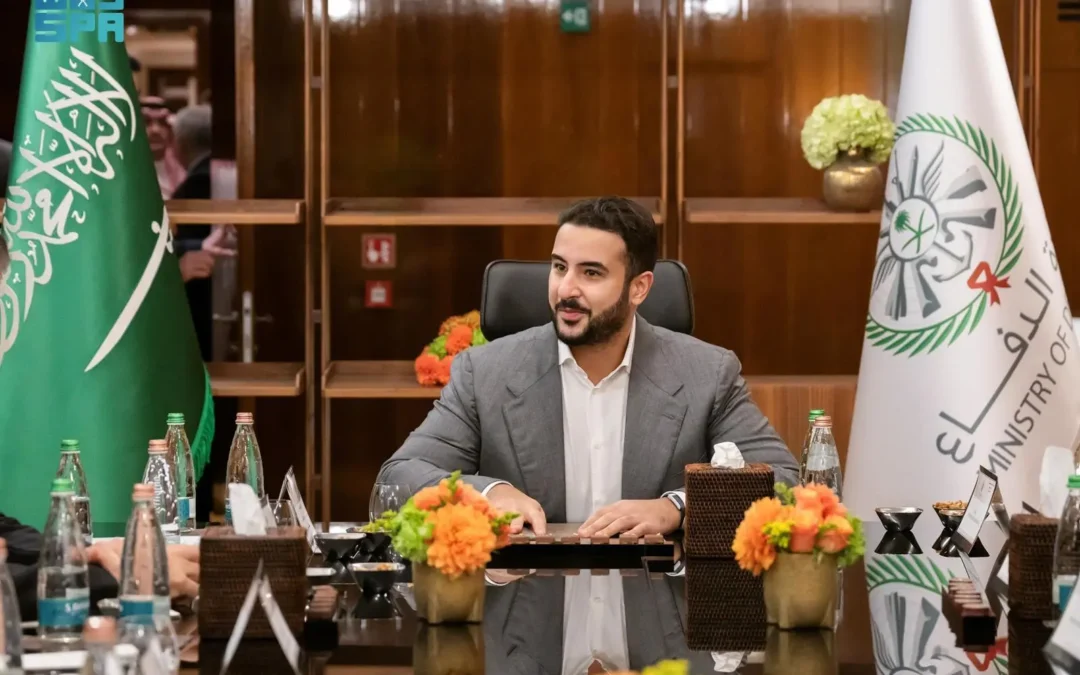 “وزير الدفاع” يجتمع برؤساء كبرى الشركات الصناعية الإيطالية