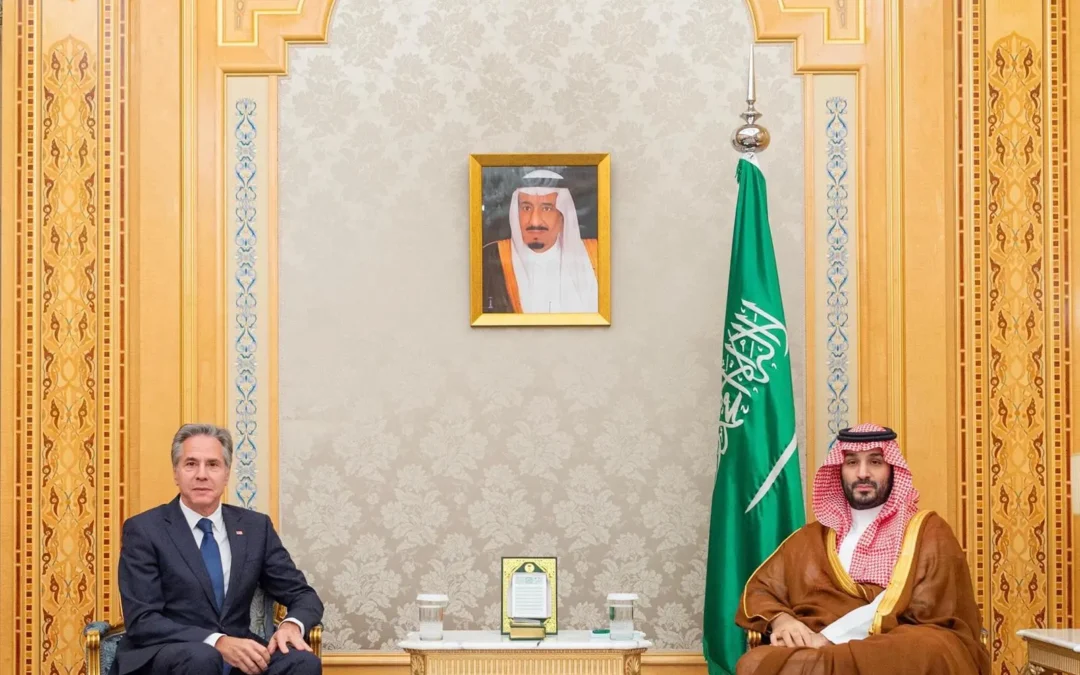 ولي العهد ووزير الخارجية الأمريكي يبحثان المستجدات الإقليمية والدولية